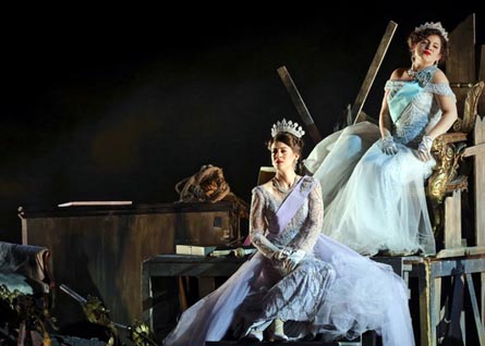 20250417_Ge_03_DieLiebeDerDanae_scena 20250417_Ge_03_DieLiebeDerDanae_scena
