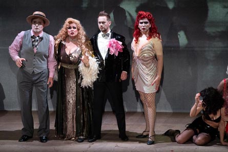 20260201_Ts_02_Mahagonny_scena_phFabioParenzan 20260201_Ts_02_Mahagonny_scena_phFabioParenzan