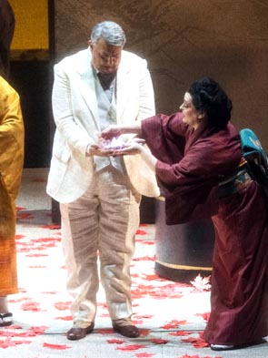 20260405_Ts_02_MadamaButterfly_AmbrogioMaestriOlgaMaslova_phFabioParenzan