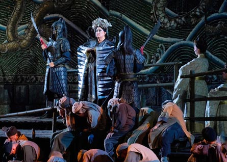 20260914_Vr_13_Turandot_scena_phFotoEnnevi