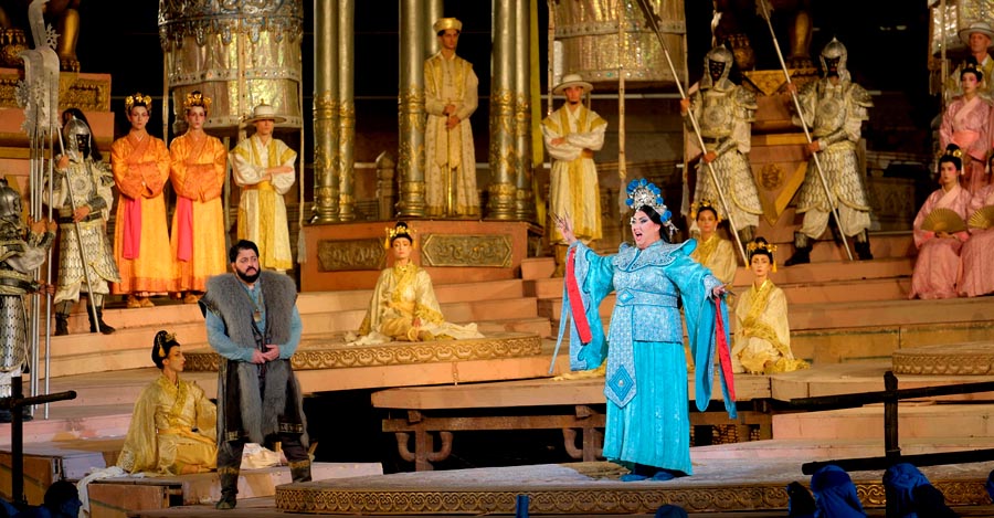 20260914_Vr_15_Turandot_scena_phFotoEnnevi